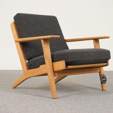Hans Wegner Danish Modern GE 290 Oak & Wool Lounge Chair by Getama - (313-005.3) 