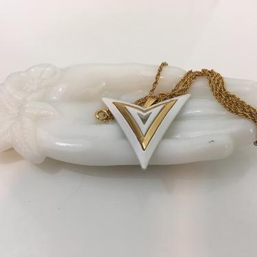 Avon Vintage Milk Glass White Hands Soap Dish Jewelry Holder Trinket Bowl Bow Flowers Hand Air Plant Ring 