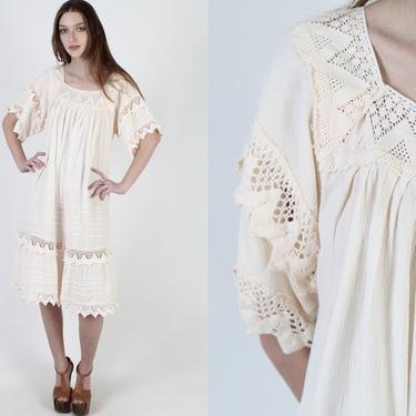 Off White Crochet Dress / Ivory Gauze Mexican Dress / Vintage 70s Lace Ethnic Dress / Womens Half Bell Sleeve Festival Mini Dress 