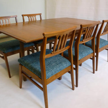 MC Teak Tung Si Table and Chairs