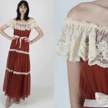 Vintage 70s Cinnamon Prairie Dress / Floral Lace Off Shoulders / Womens 1970s CottageCore Tiered Long Maxi Dress 