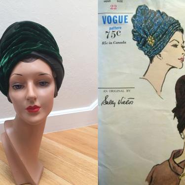 High End Honey - Vintage 1960s Dark Emerald Green Velvet & Satin Tall Turban Beehive Cloche Hat 