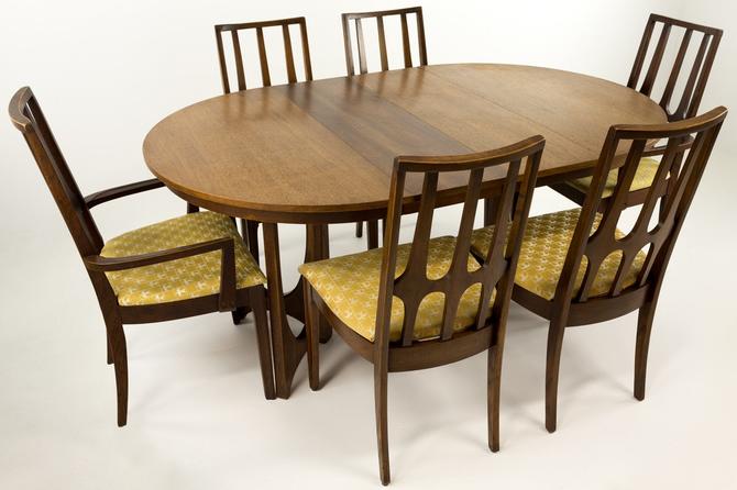 Broyhill Brasilia Round Dining Table, Broyhill Round Dining Table Set