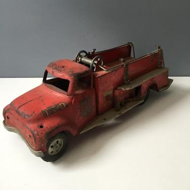 Tonka Toys No. 5 metal fire truck - 1950s vintage 