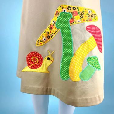 Vintage mushroom wrap skirt. One of a kind. 70s patchwork embroidery. Cute snail. Micro-floral polka dot print. (24-28) 