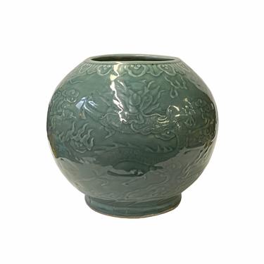 Chinese Ancient style Celadon Ceremonial Vase with Dragon Motif ws1624 