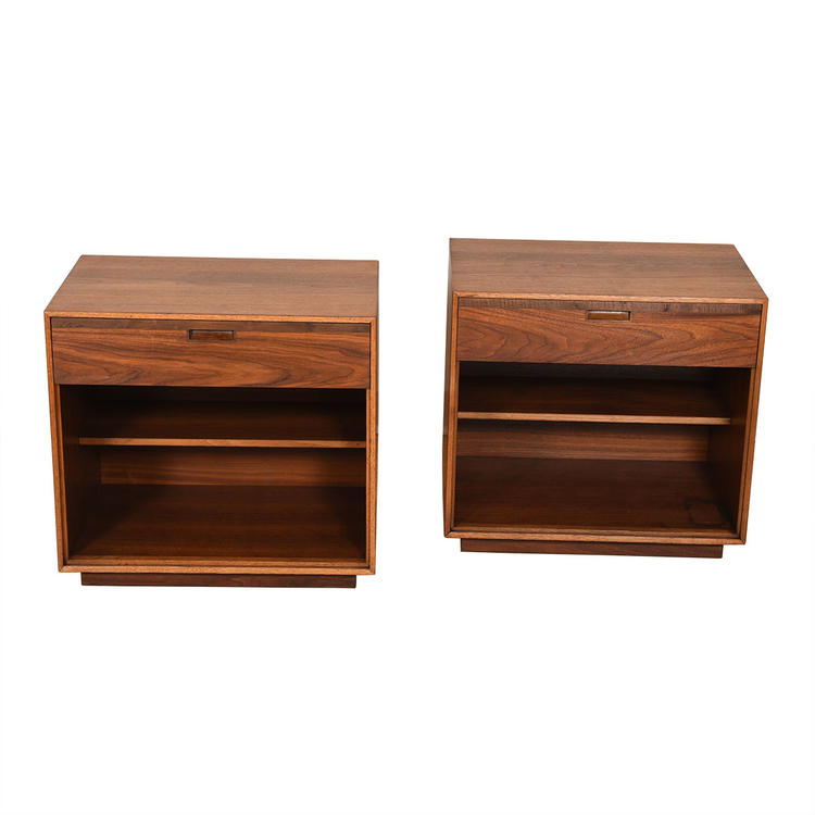Pair Mid Century Walnut Nightstands w\/ Adjustable Shelves