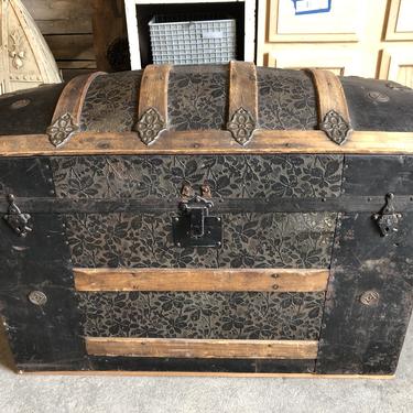 Embossed Metal and Wood Steamer Trunk 32”W X 17.75”D Missing Leather Handles