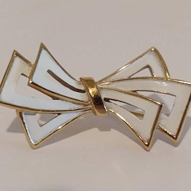 Vintage 1960s Crown Trifari Enamel Metal Triple Bow Brooch Pin Costume Jewelry 1&amp;quot; 