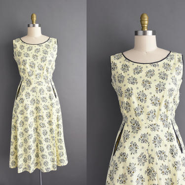 vintage 1950s | Beautiful Soft Yellow Gray Floral Print Full Skirt Cotton Dress | Large | 50s dress 