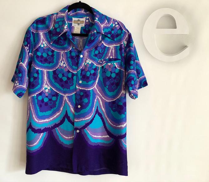 Vintage 1960s/70s tiki Hawaiian shirt Size Large