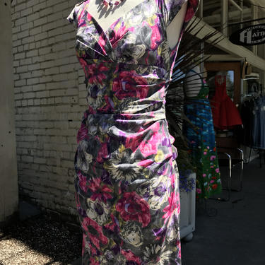Floral fitted 50s style wiggle dress~ painterly flower print~ flattering size 4 size small 