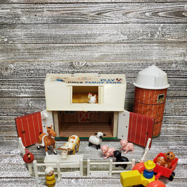 Vintage Fisher Price 1967 Play Family Farm, #915, Wood Mom Little People, Barn Building &amp; Silo, Farm Animals, Tractor, Piglets, Vintage Toys 