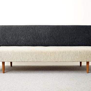 Mid Century Love Sofa/Daybed - (317-014) 