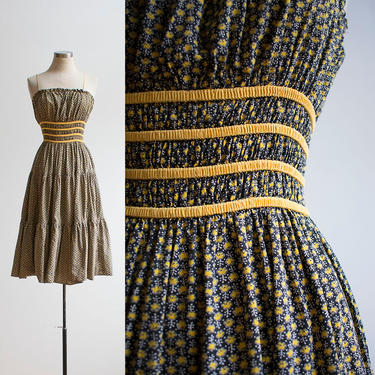 Vintage 1970s Mini Floral Prairie Dress / Vintage Prairie Dress / Vintage Cotton Dress / Vintage Summer Dress / 70s Maxi Dress / 70s Prairie 