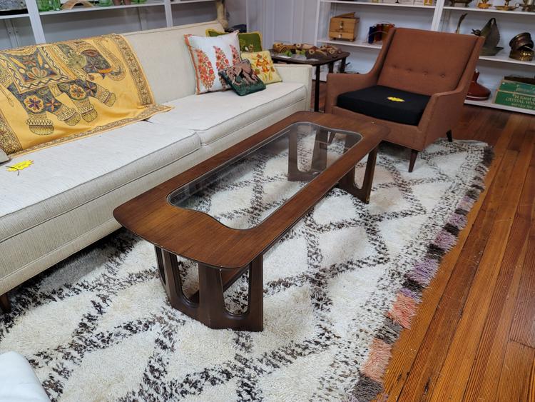 Bassett Coffee Table with Glass Insert