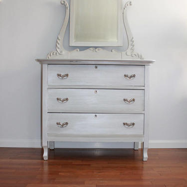 Dresser/small baby changing table 