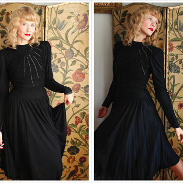 Early 1940s Dress // Caught in my Web Crepe Dress // vintage 40s dress 