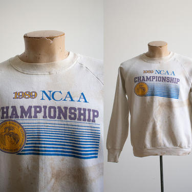 Vintage 1980s NCAA Championship Pullover / Vintage 1980s Raglan Pullover Sweatshirt / Vintage Raglan Crewneck Small / Vintage Collegiate 