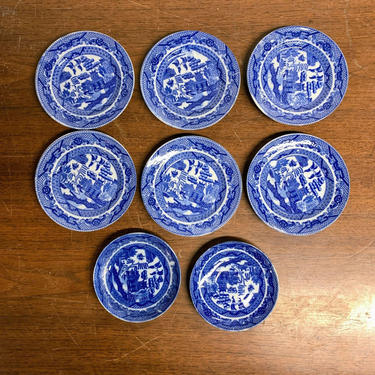 Vintage Blue Willow Made in Japan Lot of  8 Plates 