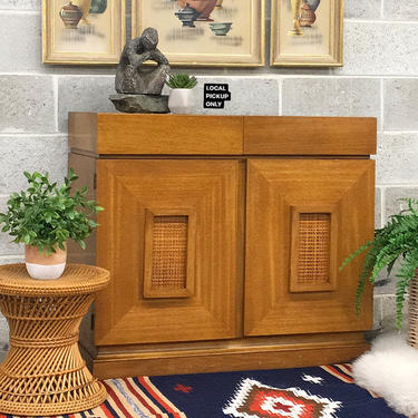LOCAL PICKUP ONLY ———— Vintage American of Martinsville Buffet 