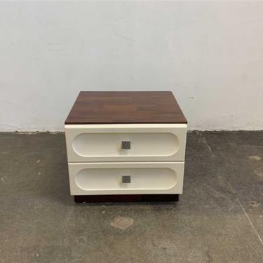 end table 1221