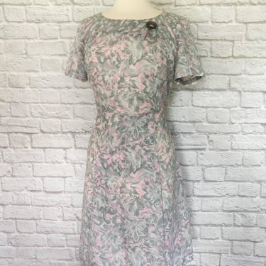 Vintage 1960s Grey and Pink Dress // Size L // A-Line with Collar Accent 
