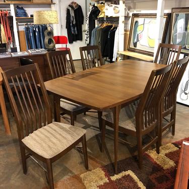 Mid Century Dining Table and 6 Chairs- Mint Condition 