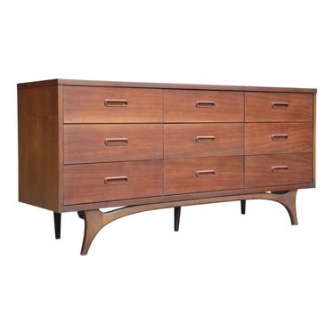 Vintage Johnson Carper Mid Century Modern 9 Drawer Dresser Walnut Credenza