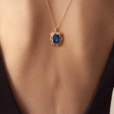 2785a / blue emerald cut pendant necklace 