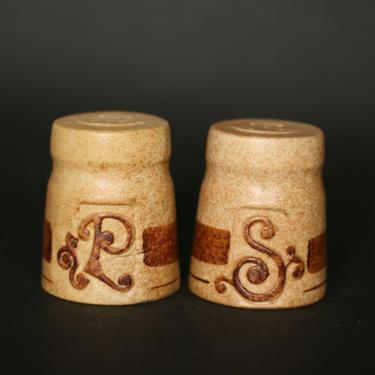 vintage pottery craft salt and pepper shakers/brow pottery shakers/made in USA 
