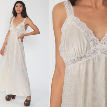 Long Ivory Nightgown 70s LINGERIE Nightgown Maxi Slip Dress LACE Plunging Neckline Boho Vintage Empire Waist Off-White Bohemian Medium Large 
