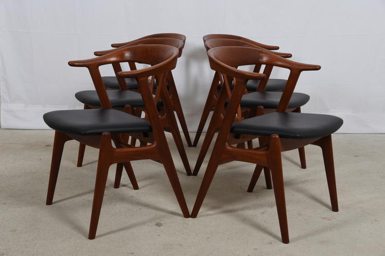 Set of 6 Danish Modern Teak Dining Chairs in the Style of Hans Wegner