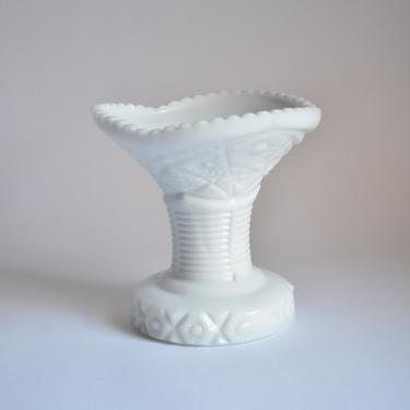 Milk Glass Vase | Heavy Daisy Button Pattern | Bud Vase Floral Arranging | Cottage Country Vintage Wedding | Scallop Edge Birthday Housewarm 