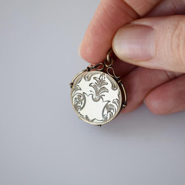 Antique Victorian Gold Locket | c. 1900s Etched Round Fob Photo Locket by wemcgee