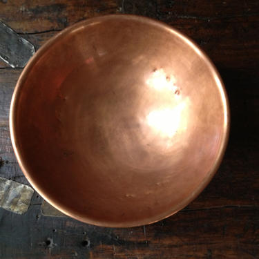 Large Copper Fruit Bowl, Centerpiece Display, Serving Industrial Arts and Craft Artisan Handcrafted 