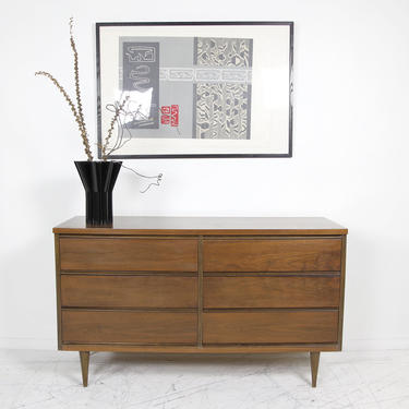 Vintage mcm 6 drawer dresser by Bassett furniture | Free | Omasa Projects - Bushwick - Brooklyn, NY | ATTIC Vintage mcm 6 drawer dresser by Bassett furniture | Free | Omasa Projects - Bushwick - Brooklyn, NY | ATTIC