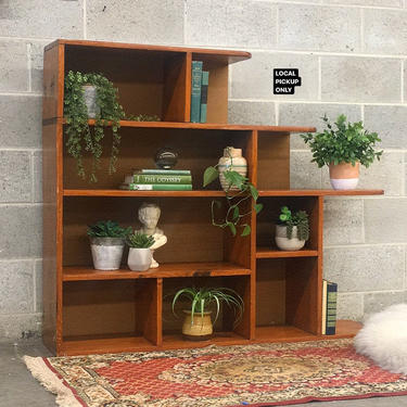 LOCAL PICKUP ONLY ———— Vintage Bookcase 