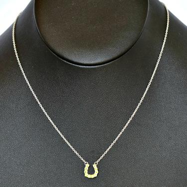 80&#39;s sterling green quartz minimalist horseshoe affixed pendant, charming green gemstones 925 silver rolo chain good luck bling necklace 