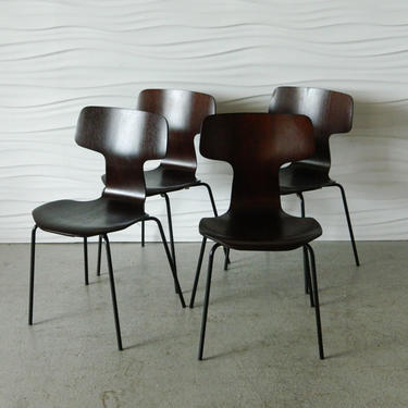 HA-16030 Set of Four Arne Jacobsen 3103 Hammer Chairs