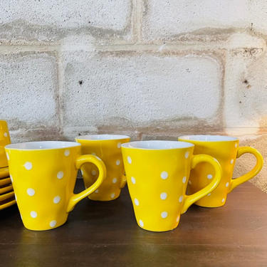 NOV SALE OF THE MONTH - Contemporary Yellow Polka Dot Dish Set