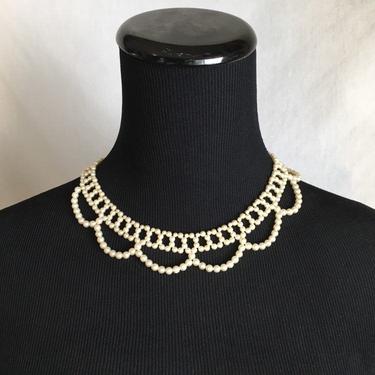 Vintage 1980's Faux Pearl Scalloped Necklace 