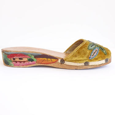 Vintage 1940s Hand Carved Sweetheart Sandals/ Beaded Velvet Souvenir Tiki Shoes/size 5 6 