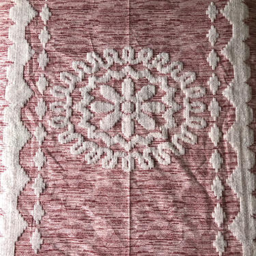Vintage Pink and White Chenille Medalion Full Size Beadspread, Coverlet 