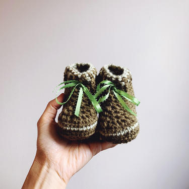 Little Minnows Baby Booties // Evergreen // Crochet Baby Shoes 