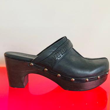 Black Leather Wooden Hippie Clogs • Vintage 1970s Style Iconic Boho Festival Shoes 