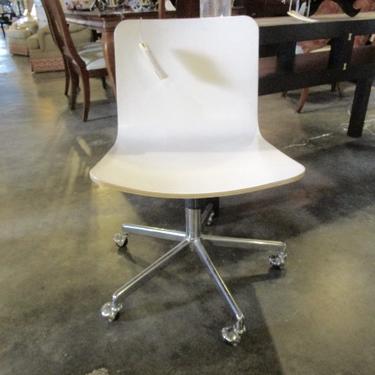 WHITE WOOD OFFICE CHAIR