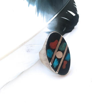 GRAPHIC SHAPES Vintage 70s Mens Statement Ring | 1970s Onyx, Turquoise &amp; Coral Inlay | Native American Style, Southwestern, Boho | Size 7.5 