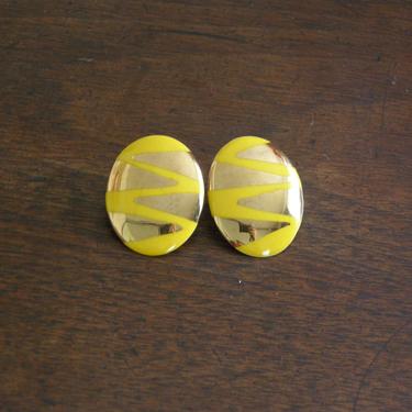 Vintage Acrylic earrings - Yellow