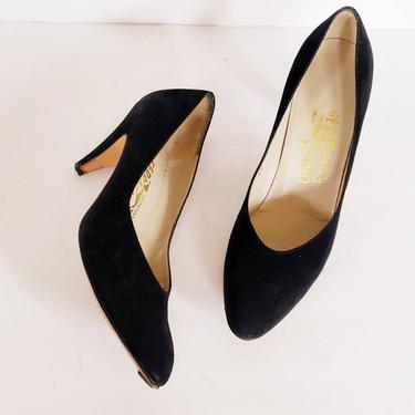 1990s Ferragamo Black Suede Heels / 90s Italian Designer Evening Party Shoes Pumps / 8AAA / Leandra 